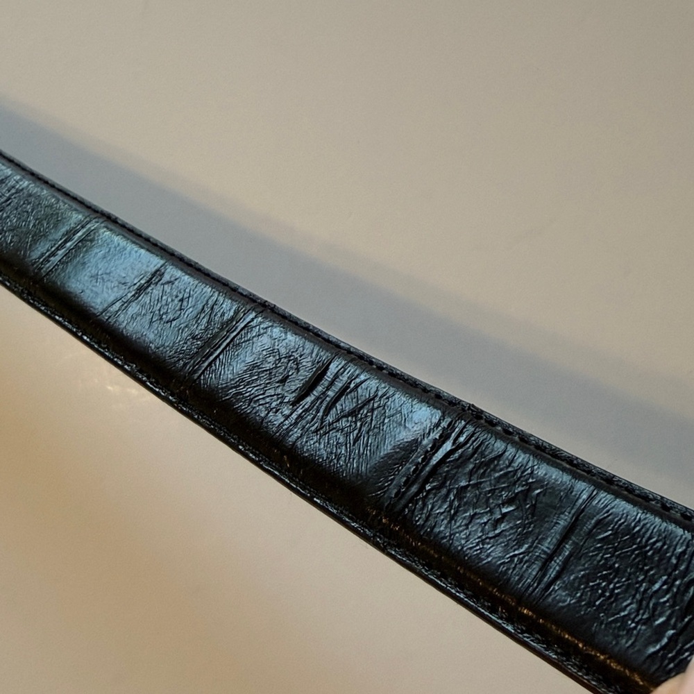 Austin Grey EelSkin leather belt, black with gold tone buckle, 39.5" lenght - Picture 6 of 10